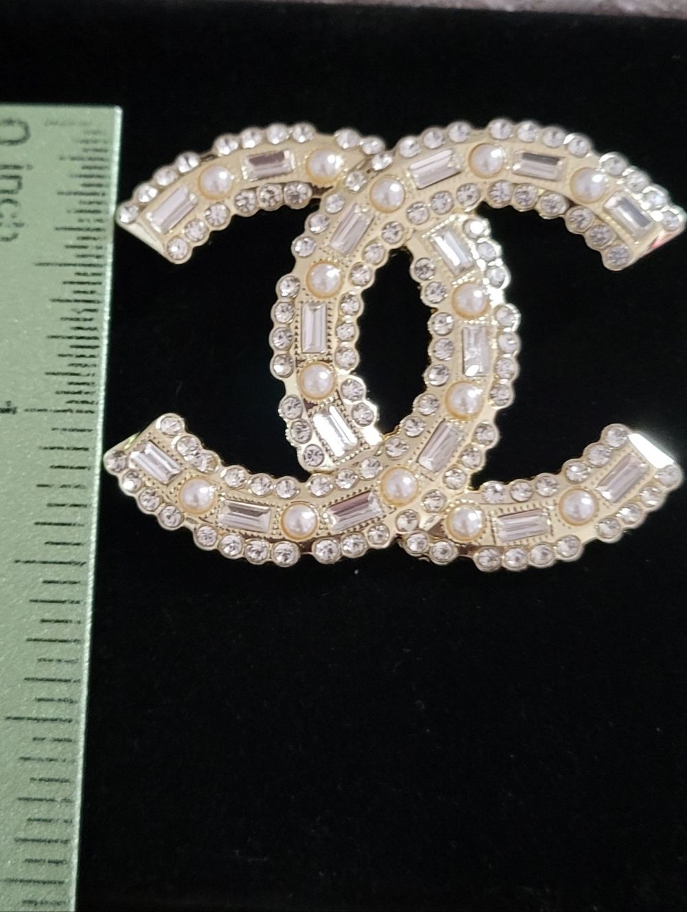 Beautiful Rhinestones & Faux Pearl Fashion Brooch - Picture 3 of 3